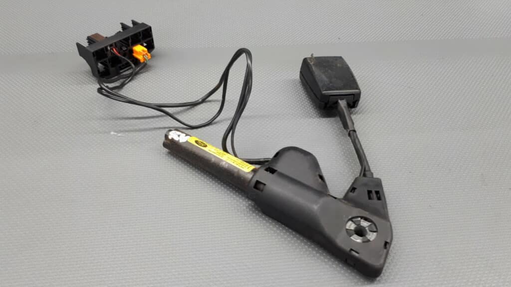 1S71-F61208-BL napinacz pasa prawy przod Ford mondeo MK3