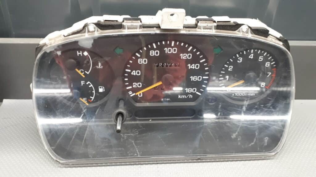 83010-87F67 licznik zegary Daihatsu Gran Move  98r
