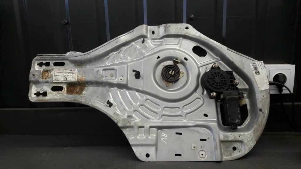 82480-2F010 Mechanizm szyby prawy przód Hyundai Tucson