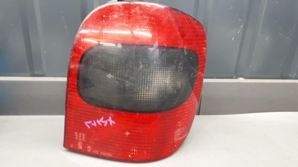 Lampa prawy tył Citroen Xsara kombi