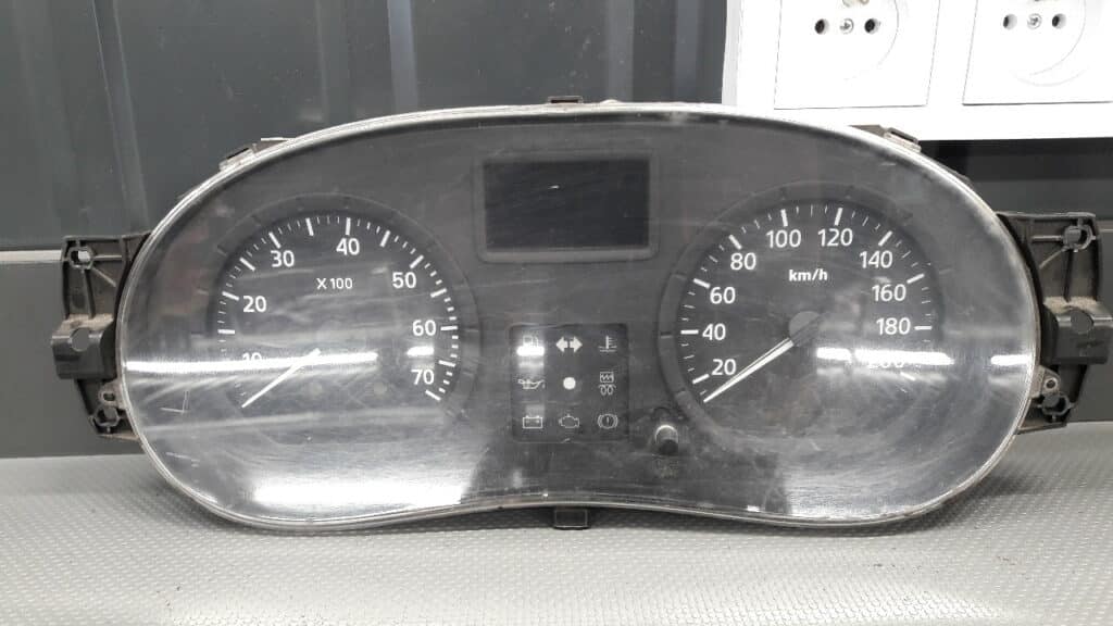 P248102158R Licznik Dacia Logan 1,5 Benzyna