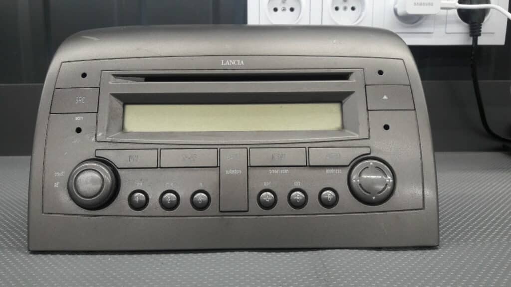 7643388316 Radio Lancia Ypsilon 2003