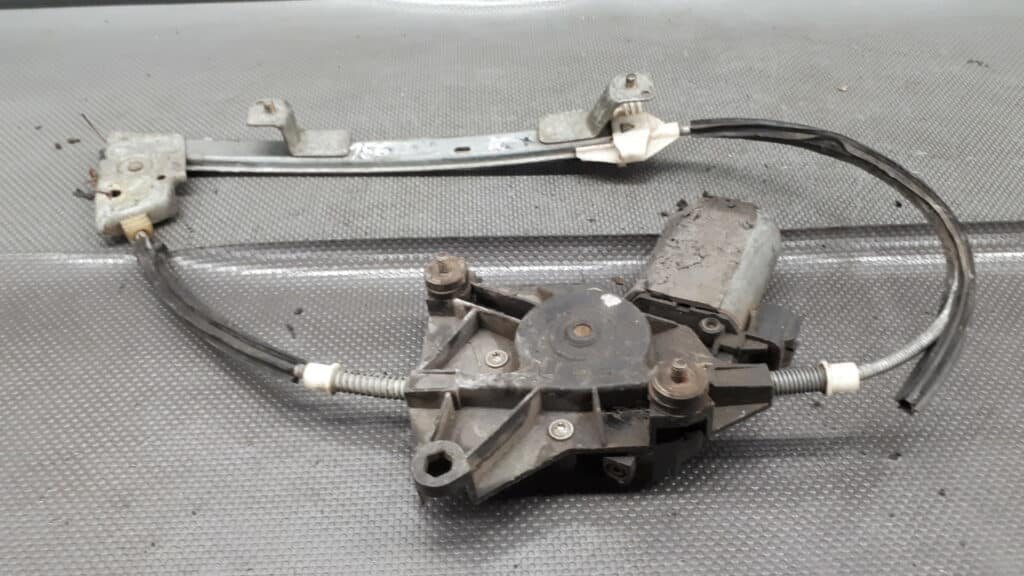 400396A mechanizm szyby lewy przód Alfa Romeo 156