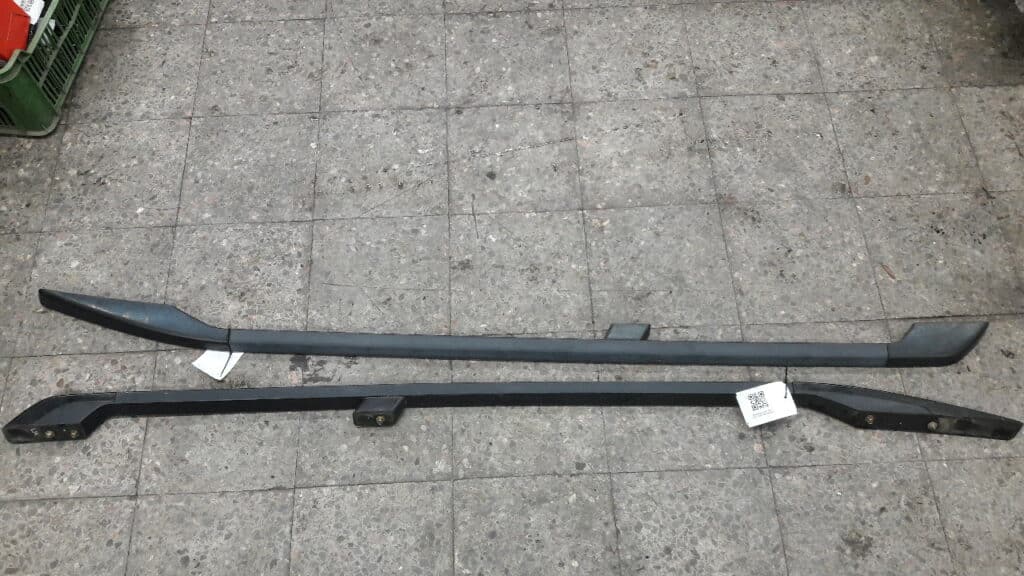 Reling dachowy  Mitsubishi Space Wagon