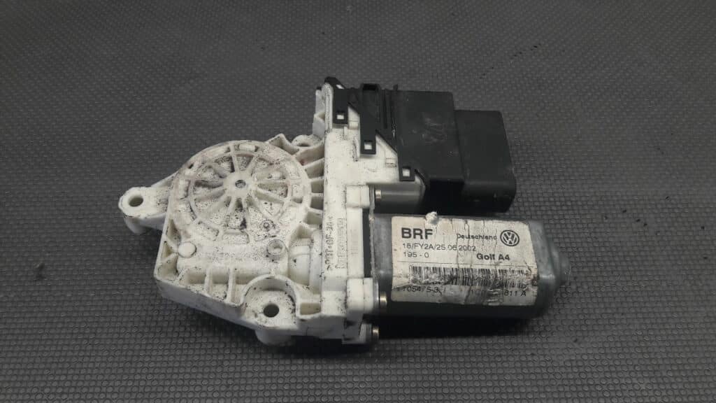 0536006002 Silniczek szyby lewy tył VW PASSAT B6