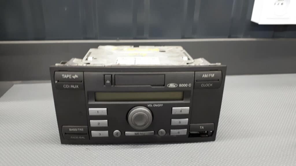 6S61-18K876-BB radio CD Ford Fiesta MK5 2005r
