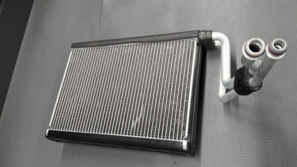 chłodnica nagrzewnicy BMW E87