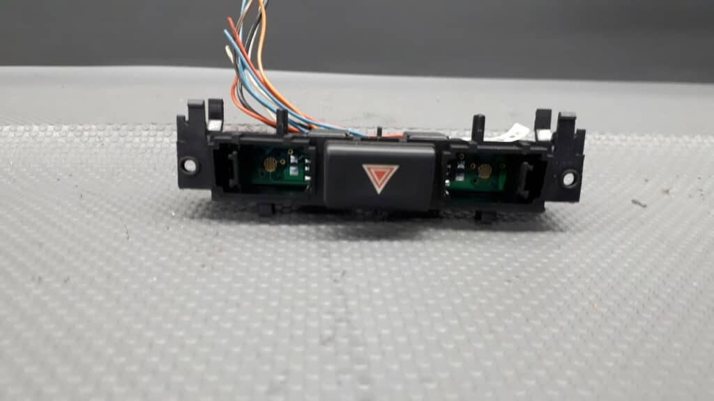 1X43-13B302-AD przelacznik swiatel awaryjnych Jaguar X-Type