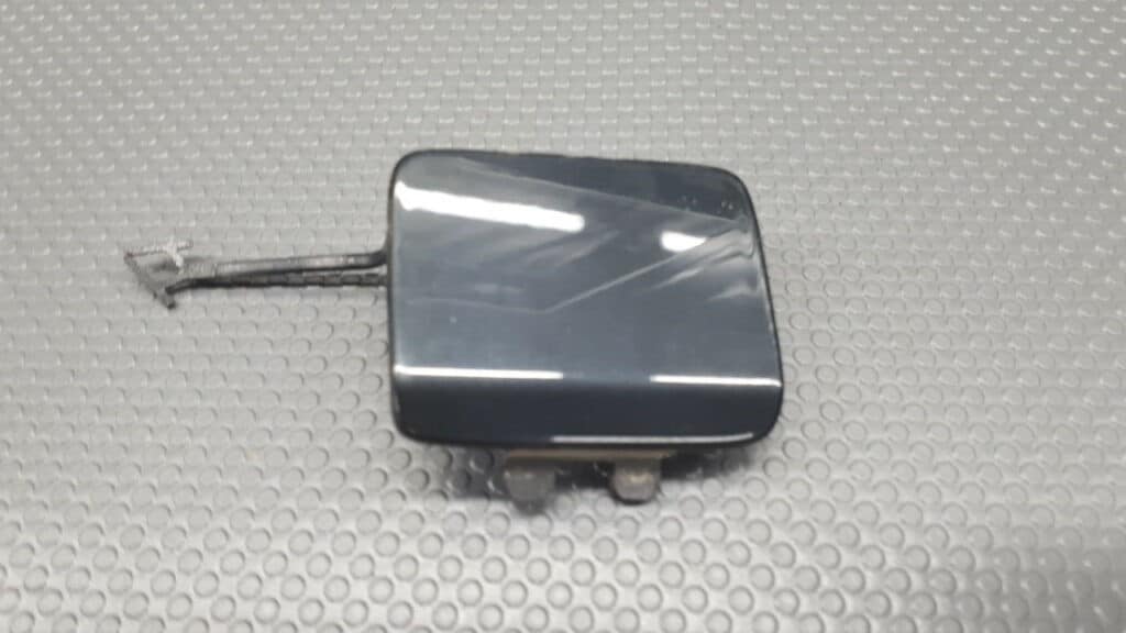 83F807441 zaslepka haka tyl Audi q3