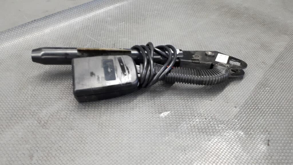 Napinacz pasa prawy przód Ford Focus 06r