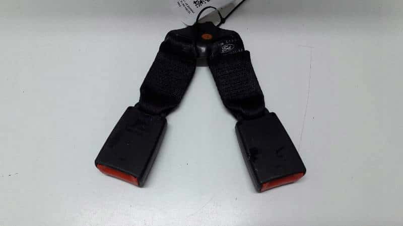 94FB-B613K21-AA ZAPINKA PASA TYL FORD FIESTA MK4