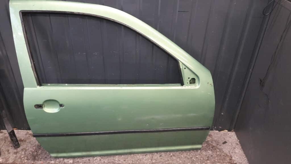 Drzwi prawy przód VW Golf 4 3d