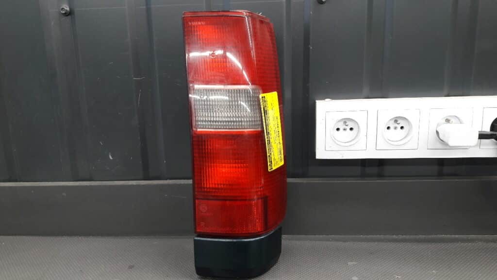 3512426 Lampa prawa Volvo V70 Valeo 97r EU