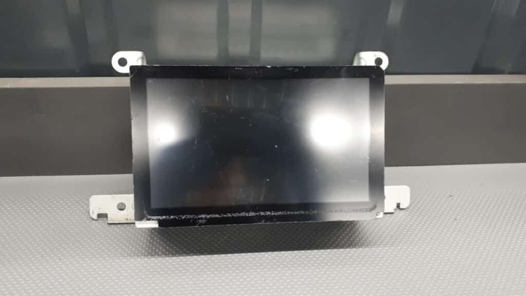 DP7W-30032P wyswietlacz Nissan Murano