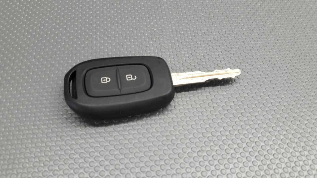 TWE1G0003 Kluczyk NISSAN MICRA 14 17R