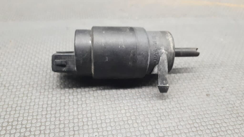 24439253 Pompka spryskiwaczy Opel Vectra C