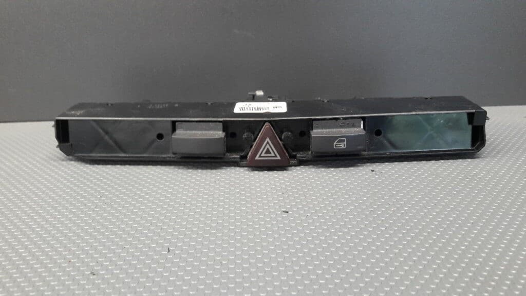 13100105XF Przelacznik awaryjnych Opel Astra H