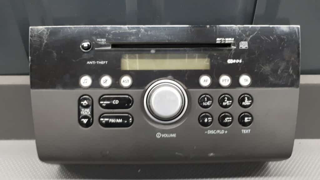 FC028159C panel radia Suzuki Swift