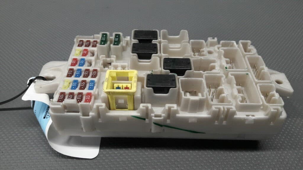 G8C937MF6Z00 Skrzynki BSI Mitsubishi Space Star 18r