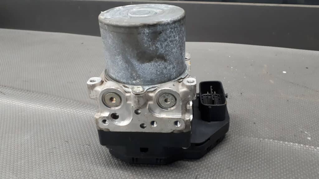 44540-42312 pompa ABS RAV 4