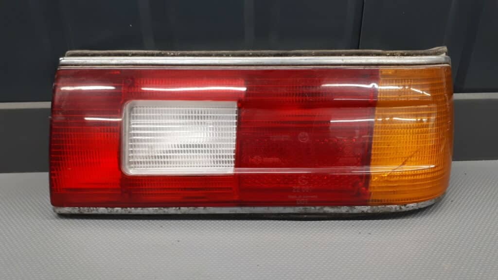 1368210 lampa prawy tył BMW E23