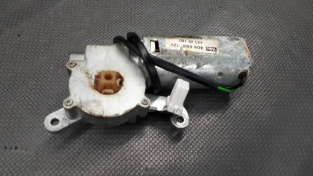 404668 silniczek wycieraczki przód Citroen c4