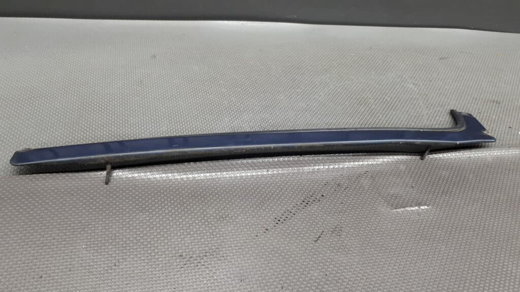 Listwa lewy tyl Volvo 340