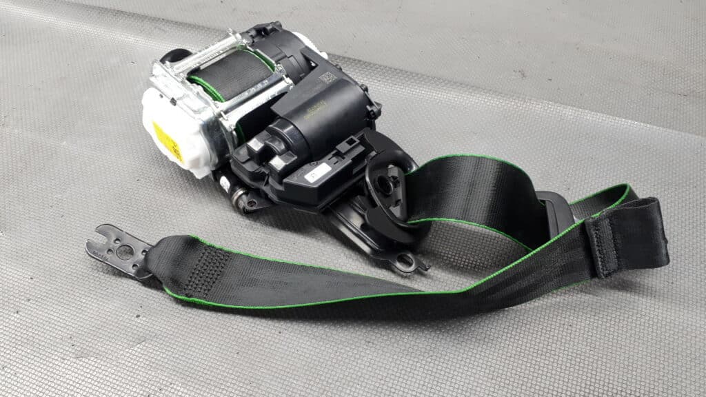 8Y0857705H pas bezpieczeństwa lewy przód Audi A3 22r
