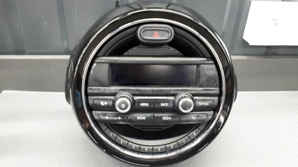 2230-13-3133 Radio CD Mini Mini 2015r