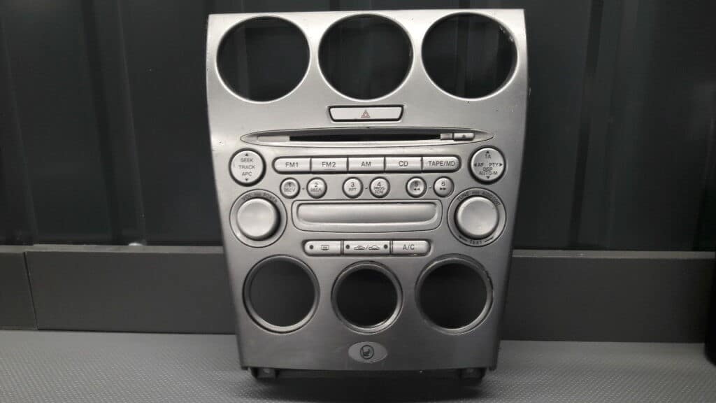 Panel ramka radia Mazda 6 GY