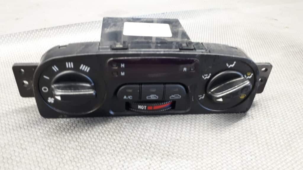 OK9A261190 panel nawiewu klimatyzacji Kia Clarus