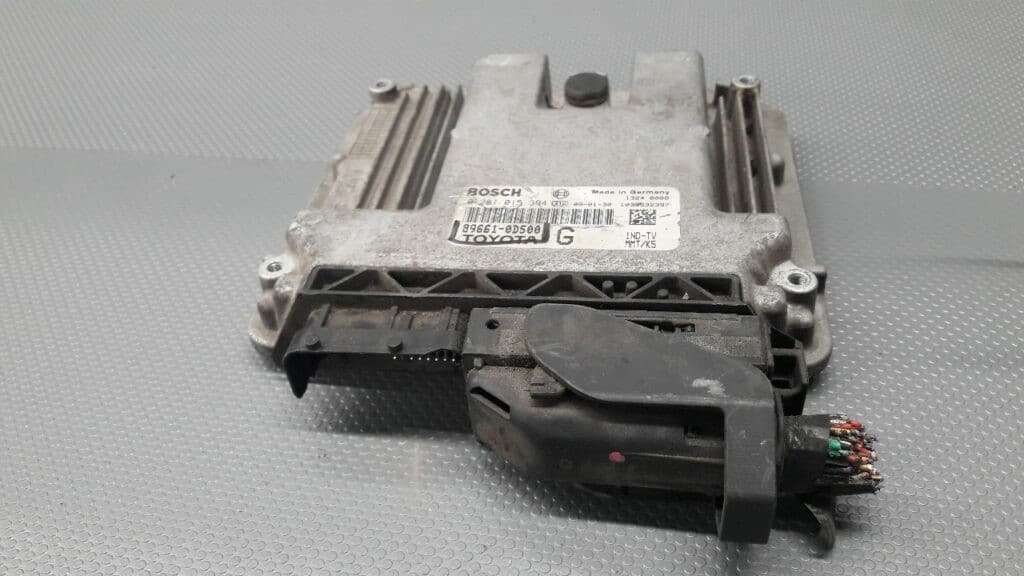 89661-0D500 Komputer Toyota Yaris I BOSCH 03r