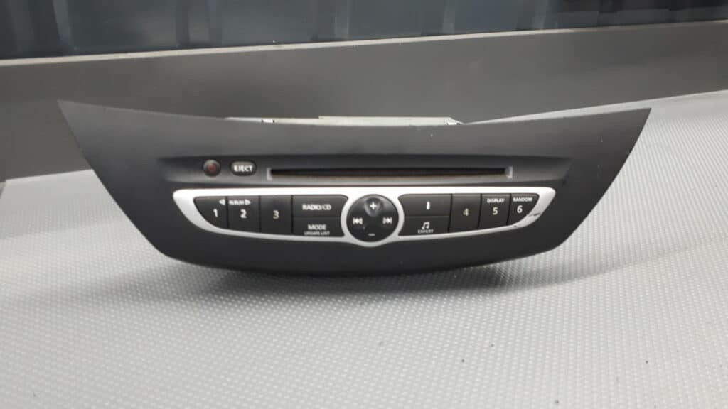 281150004RT radioodtwarzacz Renault Laguna III