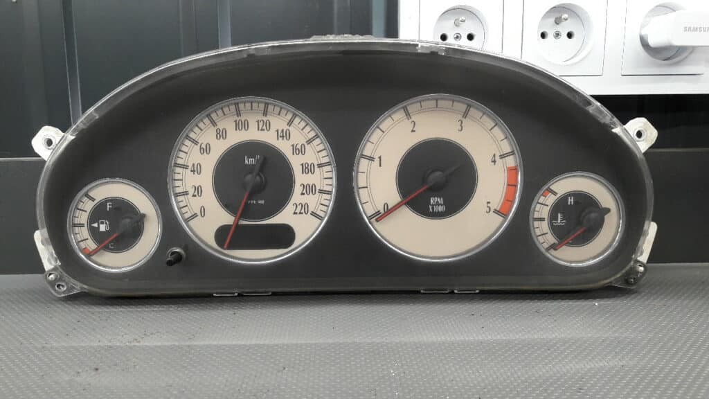 P04685825AF Licznik Chrysler Grand Voyager IV 2,8 CRD