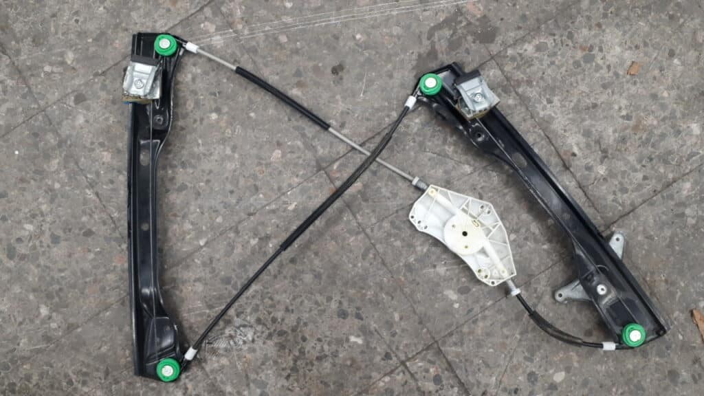 980874101 mechanizm szyby prawy przód Passat B6