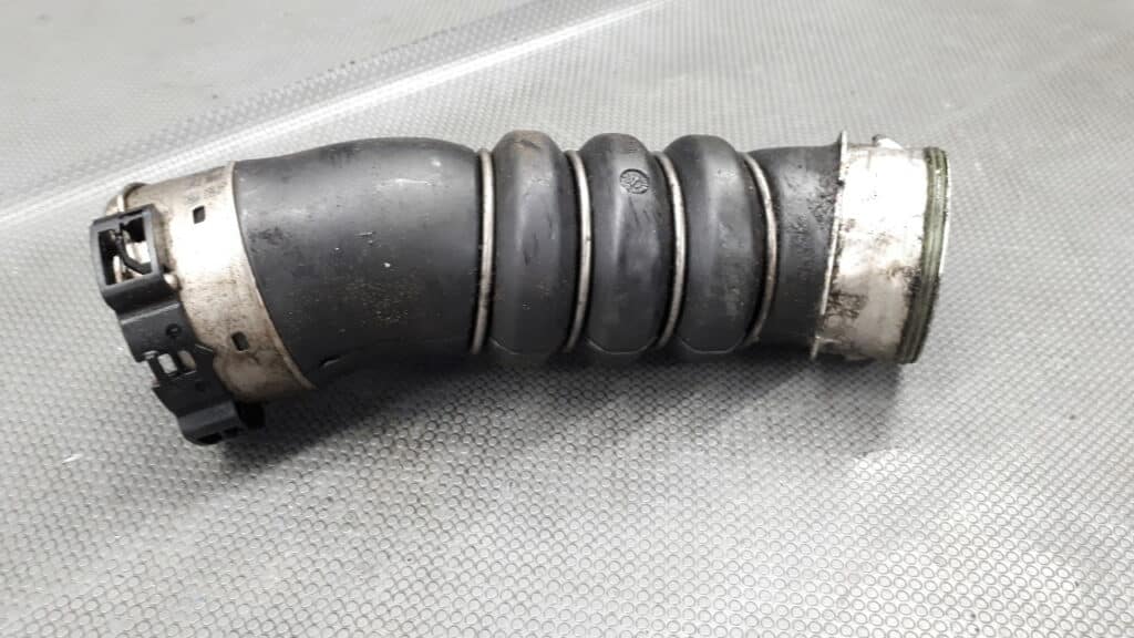 7797480 rura przewód powietrza BMW 1 e81 2.0D