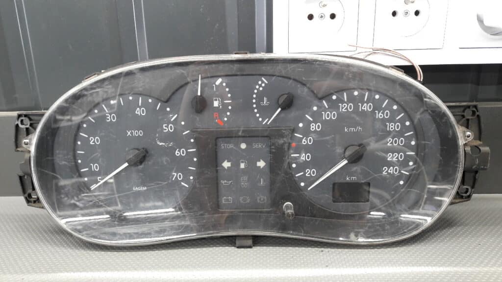 P8200071116 Licznik Renault Clio II 1,2 Benzyna 99-03r