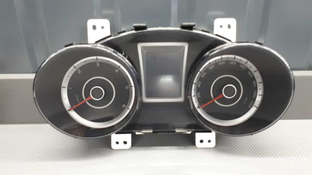 15F19-052X100 Licznik zegar Ssang Yong Tivoli 2015r