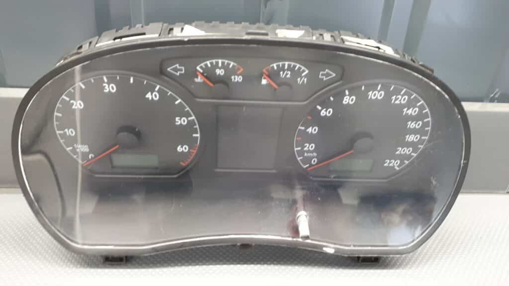 6Q0920880 Licznik VW Polo IV 1,4 TDI 04r