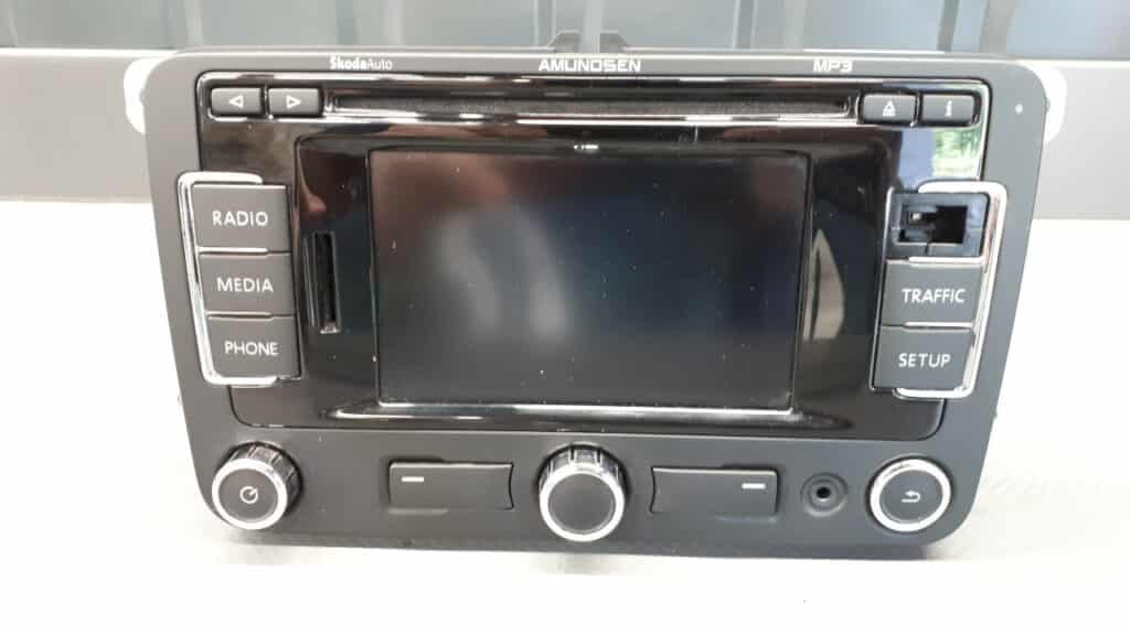 3T0035191 Radio navi Skoda Superb II 10r