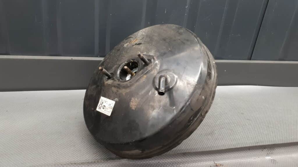 Serwo hamulca Nissan Almera Tino 2.2 DI