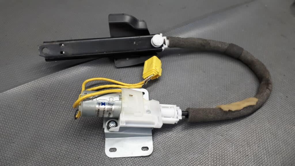 560973354Z regulator wysokości pasa VW Phaeton 02-07