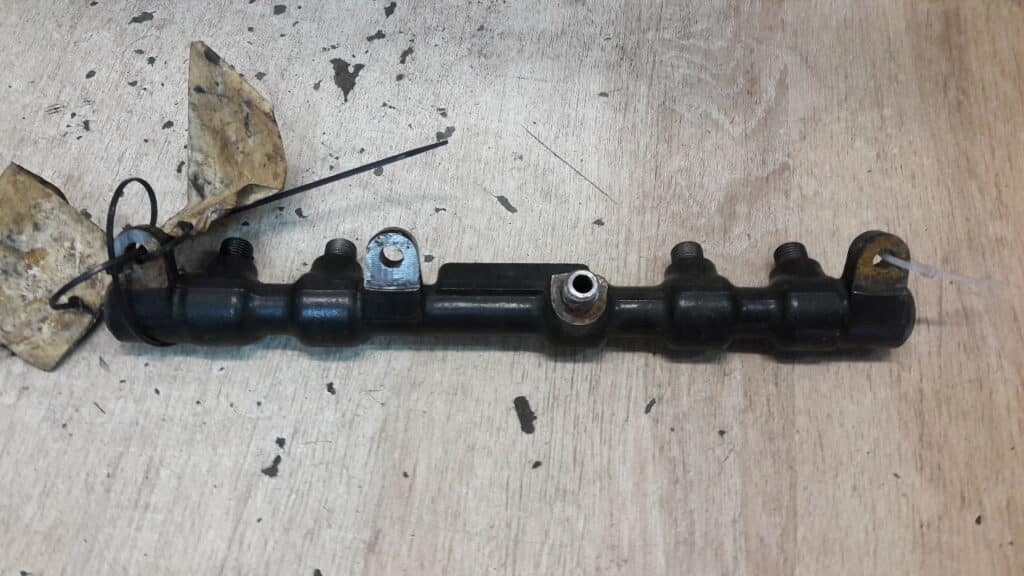 2S7Q-9D280-AE Listwa wtryskowa Mondeo MK3 2.0 2.2TDCI
