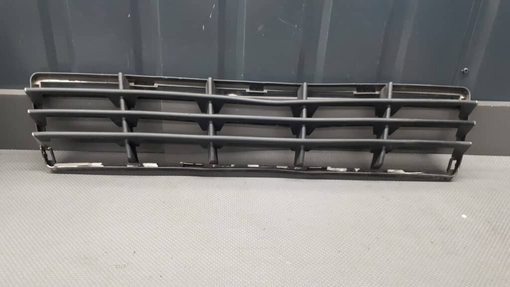 30657006 kratka zderzaka przód atrapa Volvo s40