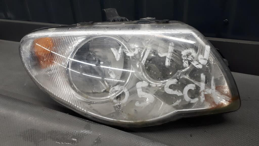 04857830AC reflektor prawy Voyager IV Lift