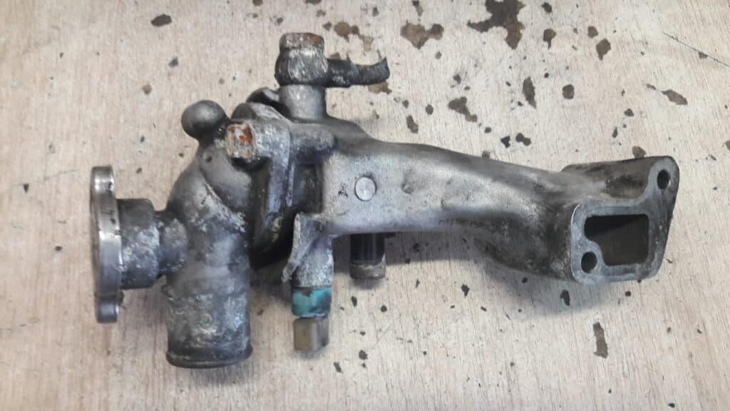 obudowa termostatu Hyundai Terracan