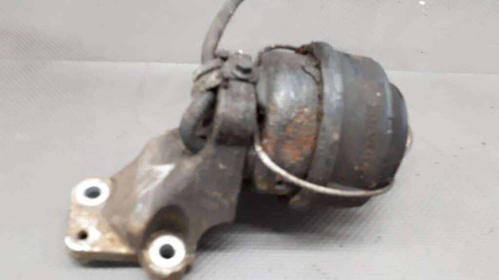 30741567-4 łapa poduszka silnika VOLVO S60 V70 XC60 2.4 D5