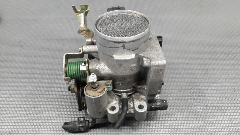 1611972B00 Przepustnica Nissan Micra K11 1,3 B