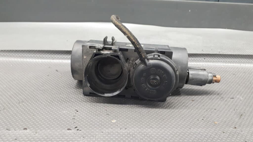 030129608F mernik przeplywu powietrza VW POLO 6N