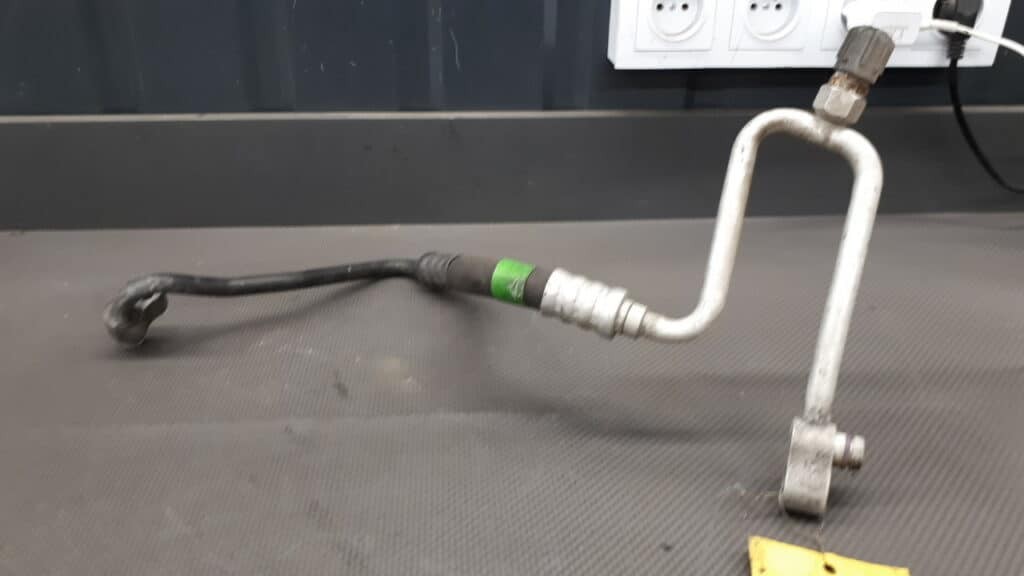 wąż do klimatyzacji BMW E38
